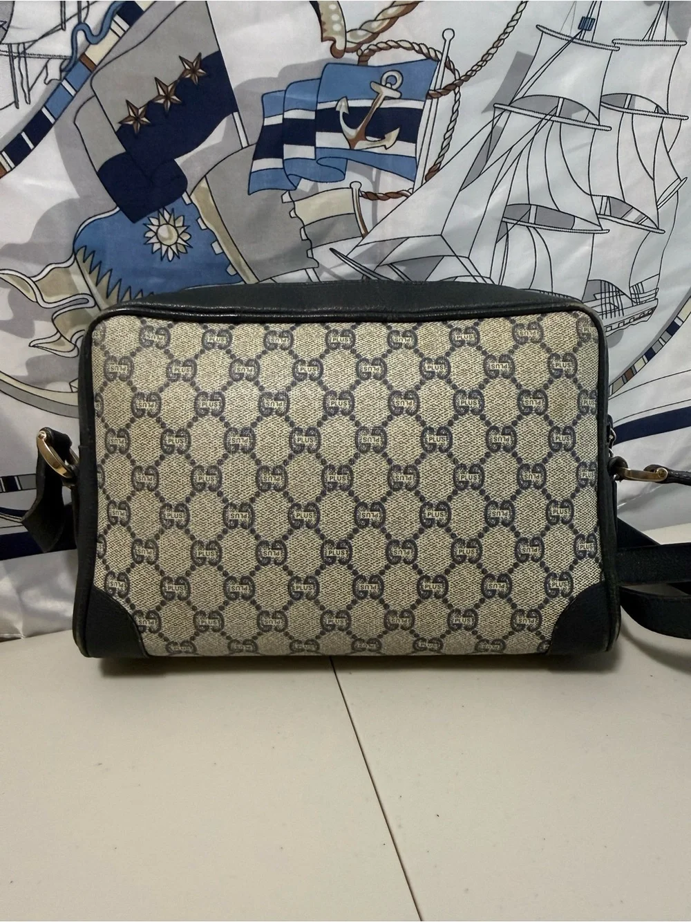 Gucci Beige GG Canvas Crossbody Messenger Bag with Navy Trim